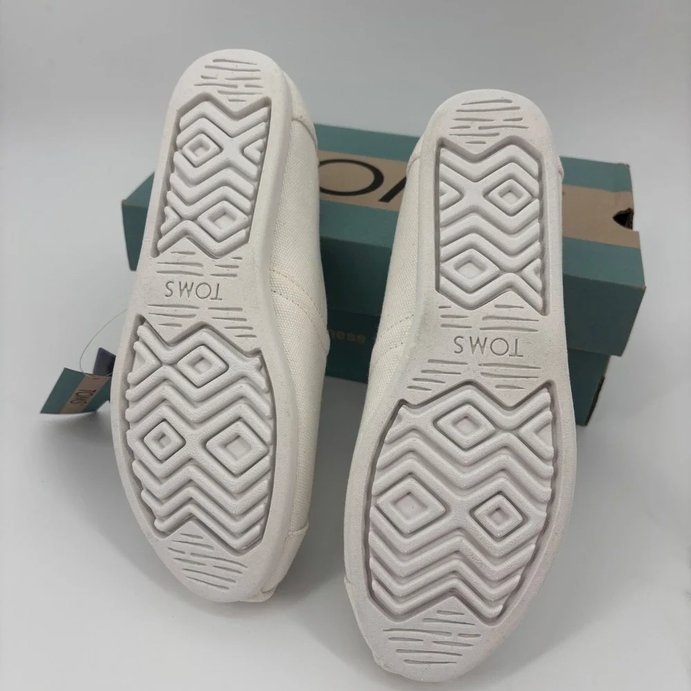 TOMS Alpargata White Canvas Slip On Flats Women's Size 6.5 neutral minimalist